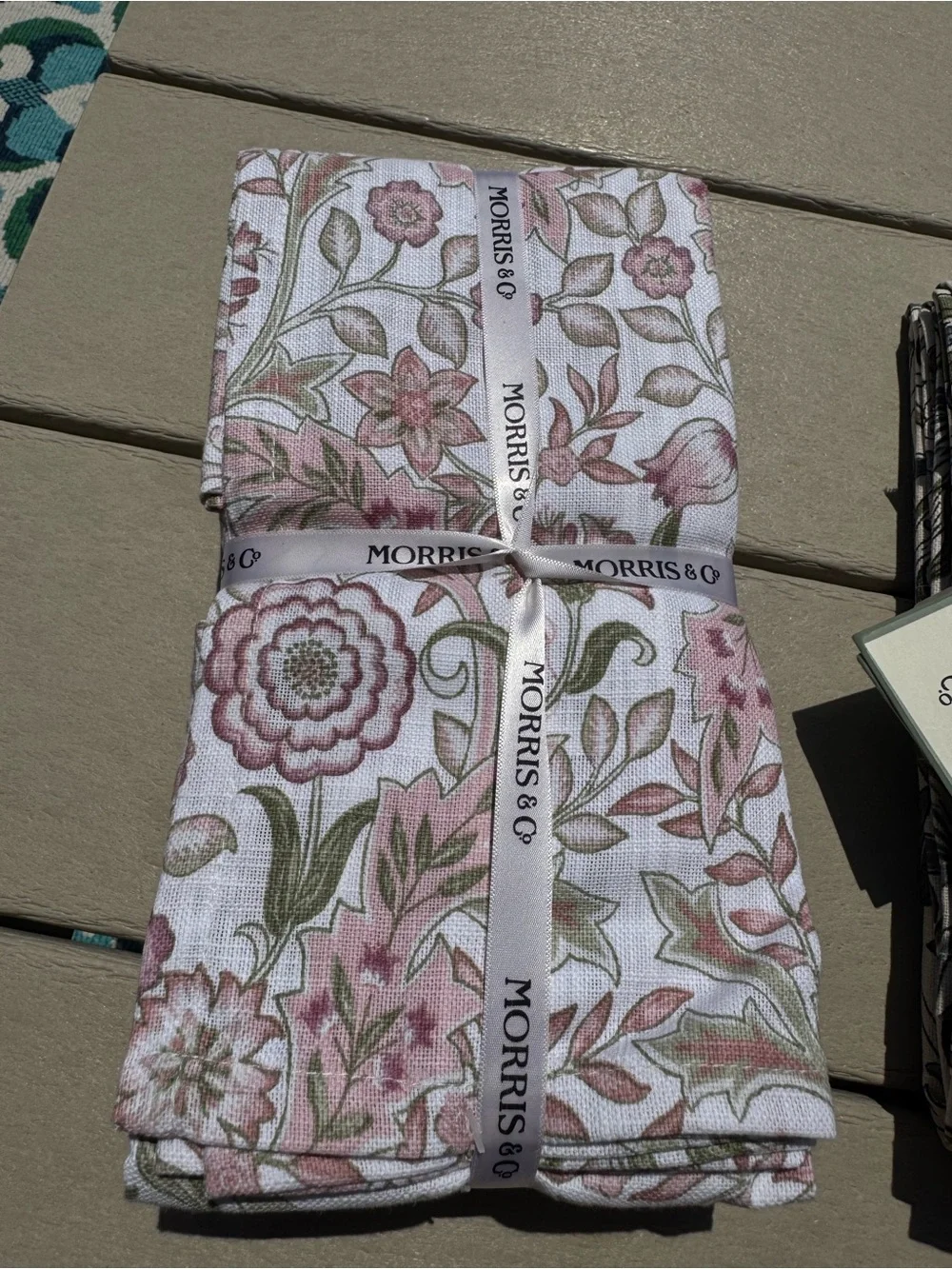 Morris & Co. (William Morris)Design Pattern: Wilhemina (pink, green) 8 pc napkin